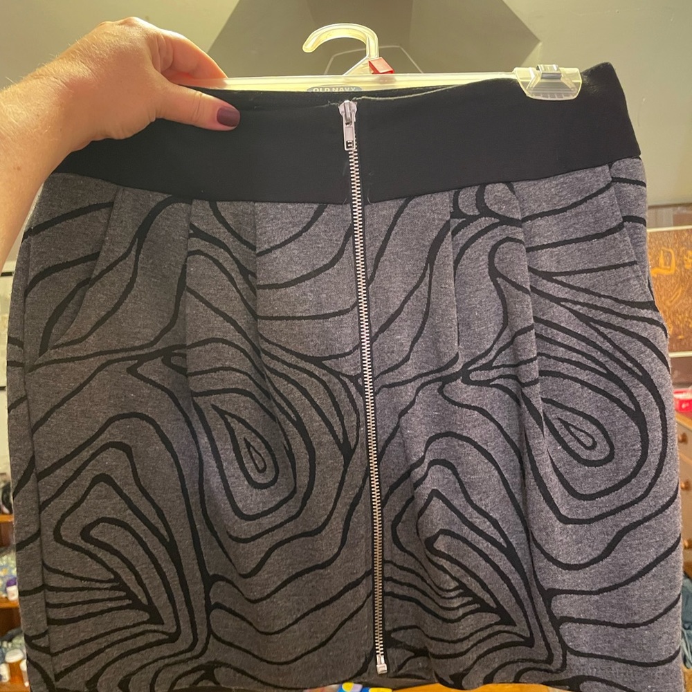Black and gray swirly skirt with zipper